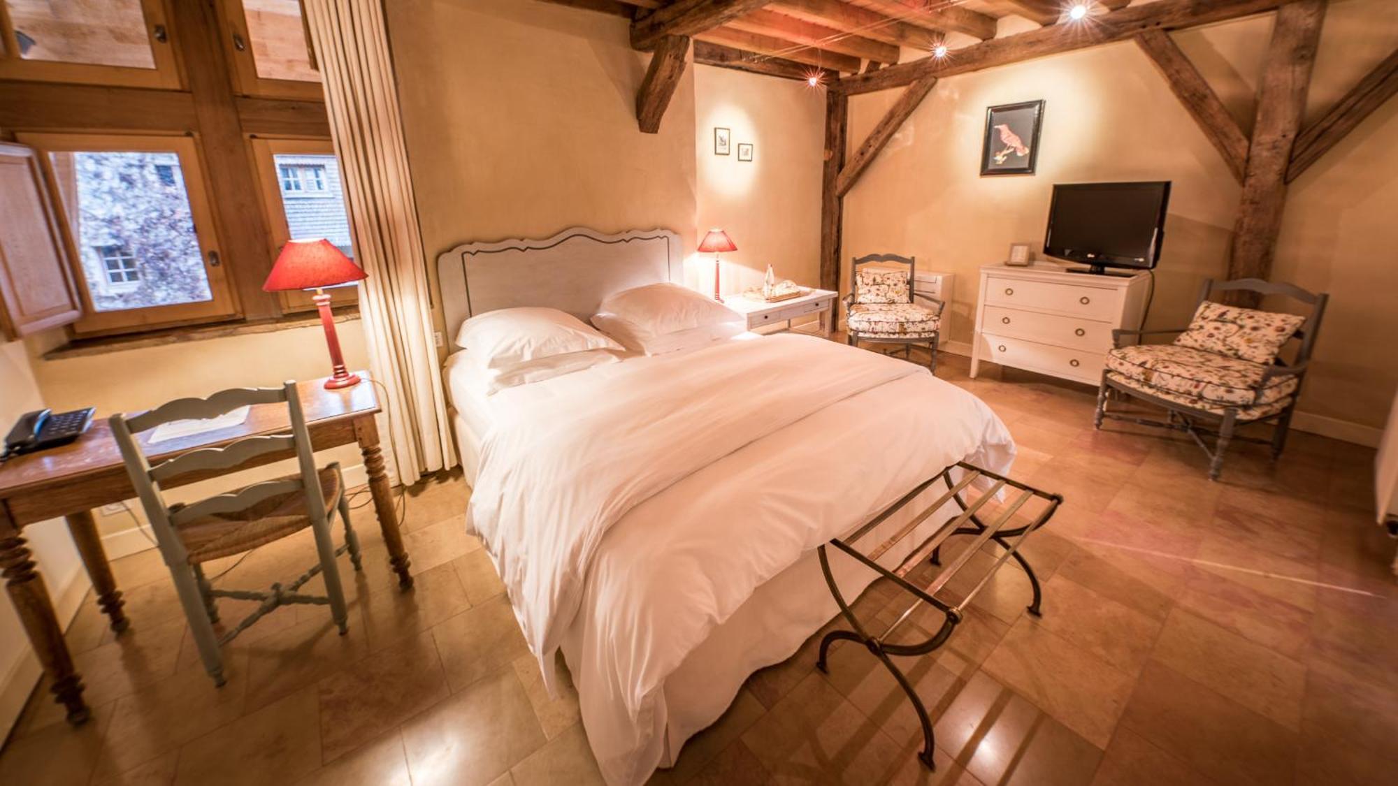 Le Champ Des Oiseaux & Hotel