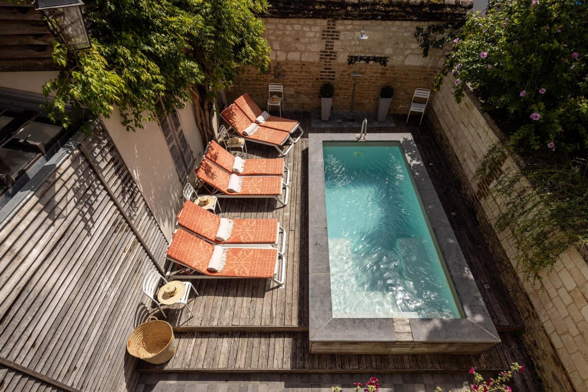 Le Champ Des Oiseaux & Hotel 4*