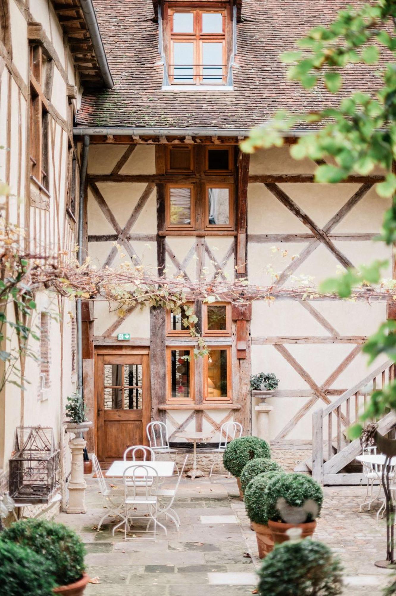 Le Champ Des Oiseaux & Hotel 4*